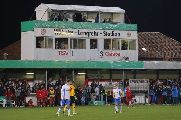 Fußball, Stadiongeschichte TSV Havelse Aus DFB Pokal 2012 2013 2. Runde TSV Havelse gegen den VfL Bochum 1:3 am 30.10.2012. Im Foto: Endresultat Anzeige 1:3