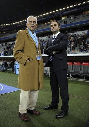 22.10.2012, Fussball 2.Bundesliga 2012 2013, 10.Spieltag, TSV 1860 München - Erzgebirge Aue, v.l. Präsident Dieter Schneider (1860) und Geschäftsführer Robert Schäfer(1860) nachdenklich.