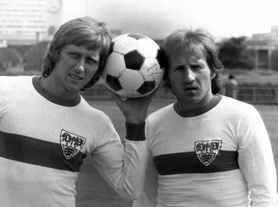 Hans Joachim Weller und Hans -Buffy- Ettmayer (beide VfB Stuttgart)