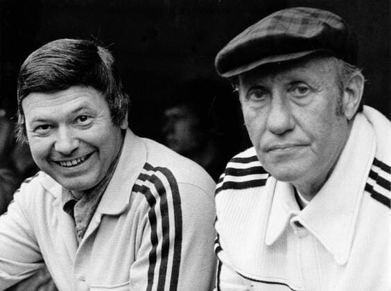 Mannschaftsarzt Prof. Dr. Heinrich Heß (li.) und Bundestrainer Helmut Schön (beide BR Deutschland)