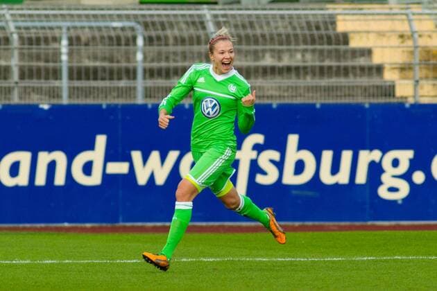 Torjubel - Torschützin Zsanett Jakabfi (VfL Wolfsburg) trifft zum 2-1 - 1. Fußball Bundesliga Punktspiel Saison 2012-13 VFL Wolfsburg vs. 1. FFC Frankfurt im Stadion am Elsterweg in Wolfsburg - Freisteller, Aktion, 11.11.2012, Deutschland, Fußball,Frau,Frauen