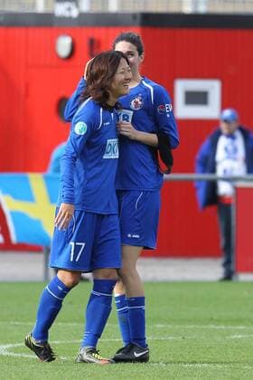 Yuki OGIMI (1. FFC Turbine Potsdam) lachend