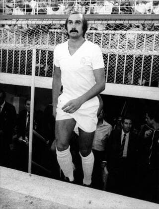 Ulrich Stielike (Real CF Madrid) - Einmarsch