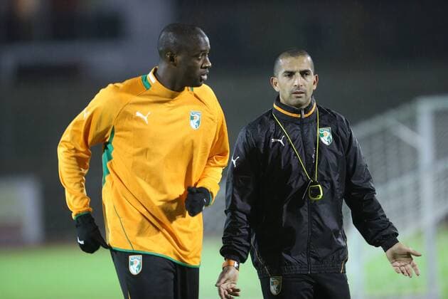 FUSSBALL - AUT vs CIV, Testspiel, Vorberichte, Training TRAUN,AUSTRIA,12.NOV.12 - FUSSBALL - ÖFB Länderspiel, Österreich vs Elfenbeinküste, Freundschaftsspiel, Vorberichte, Training Nationalteam CIV. Bild zeigt Yaya Toure und Teamchef Sabri Lamouchi (CIV). 