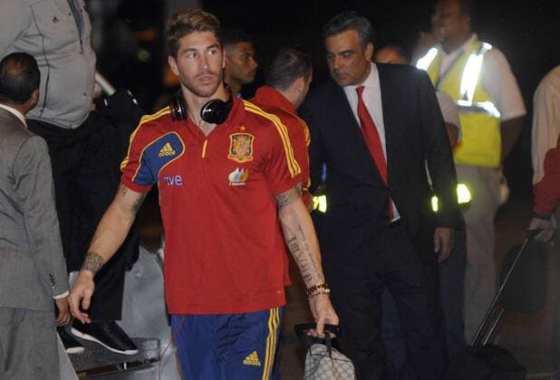 PANAMA CITY, Nov. 12, 2012 - Sergio Ramos of Spain national soccer team arrives at the Tocumen International Airport, in Panama City, capital of Panama, on Nov. 12, 2012. Spain will face Panama in a friendly match at the Romuel Fernandez Stadium on Nov. 14. (Xinhua Mauricio Valenzuela) (mv) (rh) (ah) PANAMA-PANAMA CITY-SOCCER-SPAIN 