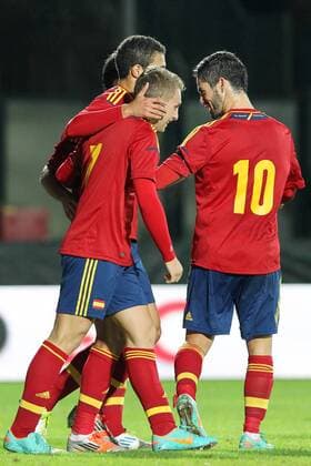 Goal Celebration Gerard Deulofeu (ESP) with teammates Rodrigo, Isco (ESP) U21 ITA - ESP - lucaxpagliaricci