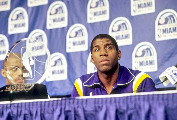 1990 - Miami, Florida, U.S. - Los Angeles Lakers MAGIC JOHNSON awarded 1990 NBA Basketball Herren USA All-Star game MVP trophy NBA Basketball Herren USA 1990 - Magic Johnson 1990 NBA Basketball Herren USA All-Star Game  - ZUMAl10