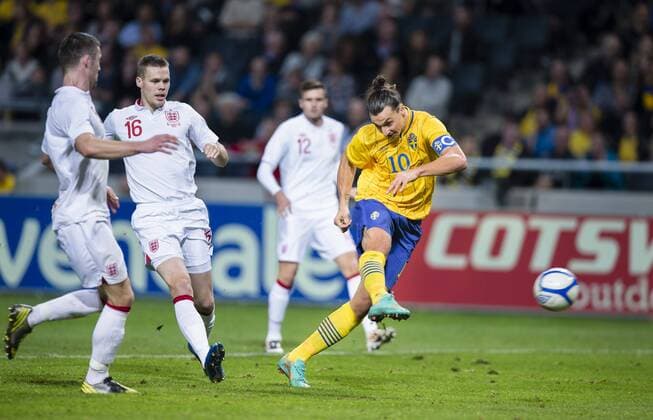 14.11.2012, Friends Arena, Solna, SWE, Testspiel, Schweden vs England, im Bild, Sweden 10 Zlatan Ibrahimovic scores the 2-2 goal