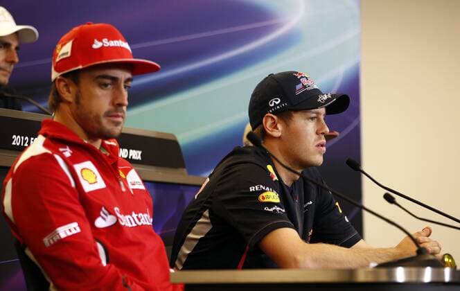 Motorsports: FIA Formula One World Championship 2012, Grand Prix of United States, 5 Fernando Alonso (ESP, Scuderia Ferrari), 1 Sebastian Vettel (GER, Red Bull Racing), xHOCHxZWEIx