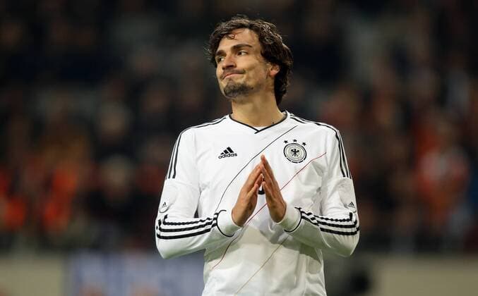 Mats Hummels Einzelbild Aktion Gestik BRD GER Deutschland 14.11.2012 Fußball Fussball Testspiel Amsterdam Arena Herren DFB Nationalmannschaft Länderspiel Länderspiel International Saison 2012 2013