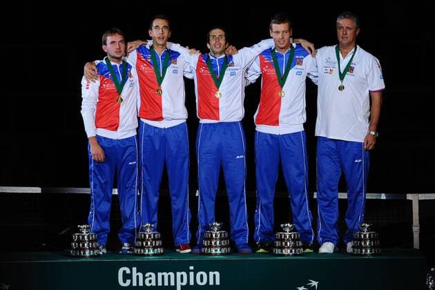 Davis cup trophy with czech team TENNIS : CZE vs ESP - Finale - Daviscup - 18 11 2012 CouvercelleXTennismag 