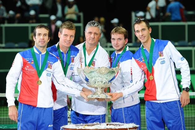 Davis cup trophy with czech team TENNIS : CZE vs ESP - Finale - Daviscup - 18 11 2012 CouvercelleXTennismag 