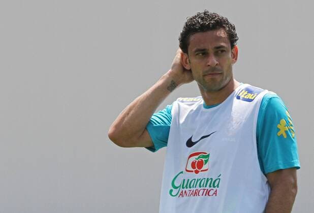 RIO DE JANEIRO, (Xinhua) -- Brazil s Fred takes part in a training in Sao Paulo, Brazil, Nov. 20, 2012. Brazilian national soccer team will face off Argentina Wednesday in Buenos Aires in the long-overdue return leg of the so-called Clasico de las Americas. (Xinhua Rahel Patrasso) (zhs) BRAZIL-SAO PAULO-SOCCER-TRAINING-ARGENTINA 