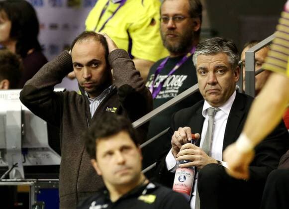 Manager Bob Hanning, Präsident Frank Steffel enttäuscht enttaeuscht nach Spielende Enttaeuschung Enttäuschung Handball HBL erste 1.Bundesliga Herren Saison 2012 13 21.11.2012 Füchse Fuechse Berlin vs. HSG Wetzlar