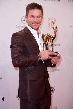 Preisträger Felix Baumgartner bei der Bambi Verleihung 2012 am 22.11.2012 in Düsseldorf Bambi Verleihung 2012 in Duesseldorf - Gewinner Preistraeger 