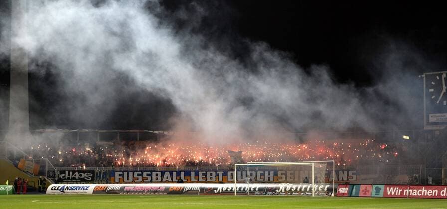 GER, Regionalliga Nordost, FC Carl Zeiss Jena 23.11.12, Jena, Ernst-Abbe-Sportfeld, GER, NOFV, Regionalliga Nordost, 13. Spieltag, FC Carl Zeiss Jena im Bild Jenaer Fans haben ein Lichtermeer entzündet during the match between FC Carl Zeiss Jena on 2012 11 23