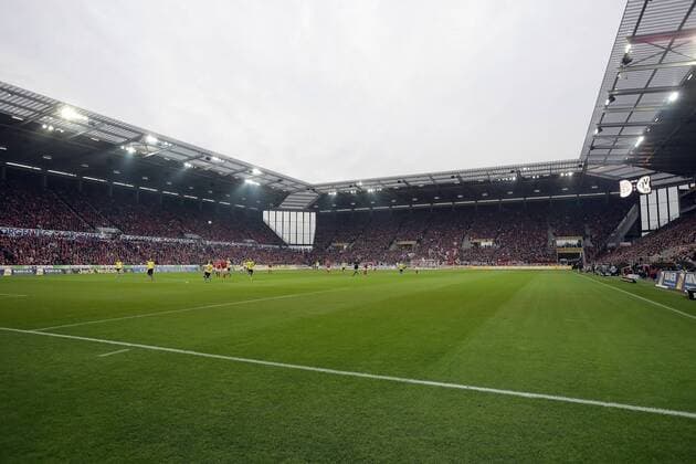 Fußball, Stadiongeschichte 1. FSV Mainz 05 Blick in den Innenraum der Coface-Arena