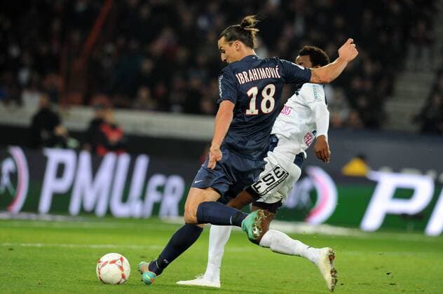 premier but de Zlatan Ibrahimovic (PSG) Rincon (Troyes) FOOTBALL : PSG vs Troyes - Ligue 1- 24 11 2012 N.LeGouic FEP Panoramic 