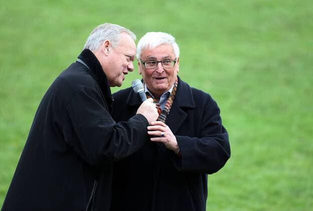 Rolf Toepperwien mit Ex DFB Praesident Dr. Theo Zwanziger zur Vortstellung seines Buches Die Zwanziger Jahre , 1. FFC Frankfurt - SC 07 Bad Neuenahr, 1. Frauen Fussball Bundesliga 2012 2013, 25.11.2012