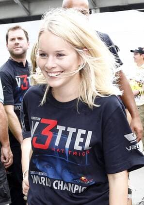 Motorsports: FIA Formula One World Championship 2012, Grand Prix of Brazil, Hanna Sprater (GER), girlfriend of 1 Sebastian Vettel (GER, Red Bull Racing), xHOCHxZWEIx