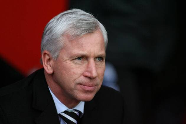 Football - Premier League - Southampton FC vs. Newcastle United, Newcastle United Manager Alan Pardew 
