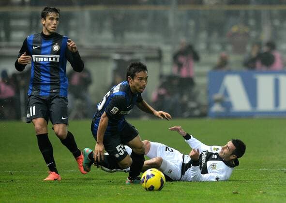 IPP20121126 Football - soccer: Serie A, FC Parma - Inter Mailand, Yuto nagatomo, Marco marchionni xHOCHxZWEIx xItalyxPhotoxPressx 