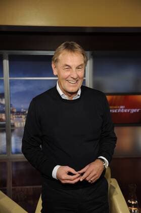 Der Sportmoderator Jörg Wontorra zu Gast in der ARD Talkshow Menschen bei Maischberger am 27.11.2012 in Köln