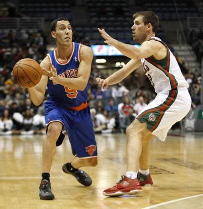 BRADLEY CENTER MILWAUKEE WISCONSIN USA 28.11.2012 NBA Basketball Herren USA MILWAUKEE BUCKS - NEW YORK KNICKS 88:102; PABLO PRIGIONI - BENO UDRIH NBA GAME MILWAUKEE BUCKS AGAINST NEW YORK KNICKS AT THE BRADLEY CENTER IN MILWAUKEE. POLAND OUT!!!  20121128KSK151