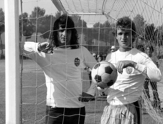 Mario Kempes und Rainer Bonhof (beide FC Valencia)