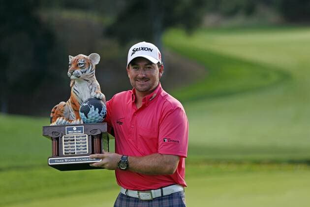 December 02, 2012: Graeme McDowell poses with the winner s trophy after winning the Tiger Woods World Challenge Presented by Northwestern Mutual at Sherwood Country Club in Thousand Oaks, CA...Charles Baus CSM GOLF 2012: World Challenge by Northwestern Mutual DEC 02 - ZUMAcb8
