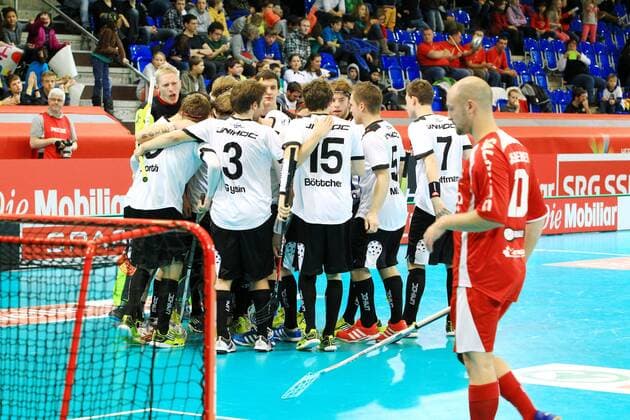 04.12.2012 Unihockey ,Floorball, Herren Weltmeisterschaft Zürich Deutschland - Kanada , Bild zeigt Torjubel Deutschland Aktion 