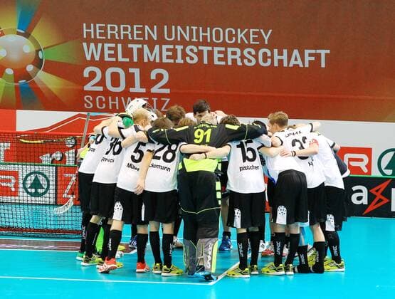 04.12.2012 Unihockey ,Floorball, Herren Weltmeisterschaft Zürich Deutschland - Kanada 10:2 , Bild zeigt Schlussjubel Deutschland Aktion Team Mannschaft 