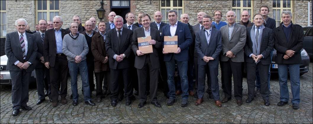 Eddy Merckx - Johnny Vansevenant , JOS DE SCHOENMAECKER, MARTIN VAN DEN BOSSCHE, WARD SELS, RIK VAN LINDEN, ROGER ROSIERS, JOSEPH BRUYERE, RIMI WAGTMANS, JAN JANSSEN, HENNIE KUIPER, JOHAN DE MUYCK - Buchpräsentation - Dans l ombre d Eddy Merckx - Erps-Kwerps, Belgien - Photonews Panoramic