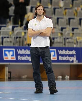 HANDBALL - DHB POKAL - 12.12.2012, RHEIN NECKAR LÖWEN vs. SC GLADIATORS MAGDEBURG - , DER SCHWER VERLETZTE UWE GENSHEIMER (RNL), -