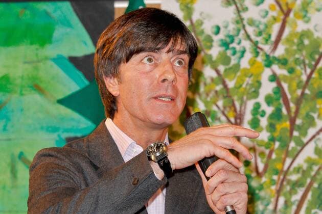 Joachim Jogi Loew Übergabe der 100.000 Euro Spende von MAOAM zugunsten der Stiftung Fairchance in der Vineta-Grundschule, Berlin Foto:xgbrcix xFuturexImage