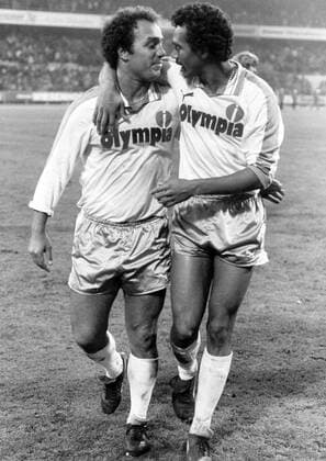 Jubel von Erwin Kostedde (li.) und Rigobert Gruber (beide SV Werder Bremen)