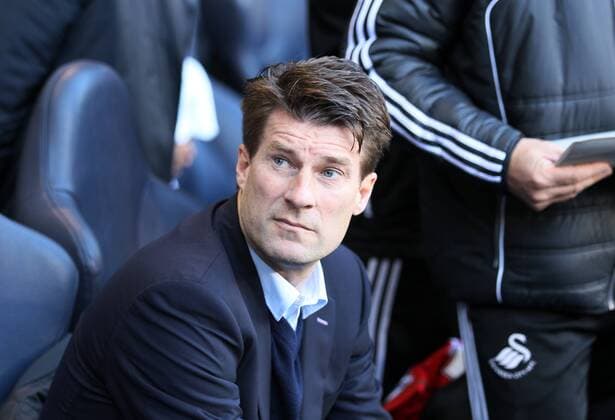 Fußball, Trainerhistorie Swansea City von 1947 bis heute Swansea s Michael Laudrup looks on ..Tottenham Hotspur vs Swansea City - Premier League - White Hart Lane, London- 16 12 12 - EDITORIAL USE ONLY. No use with unauthorised audio, video, data, fixture lists, club league logos or live services. Online in-match use limited to 120 images, no video emulation. No use in betting, games or single club league player publications.