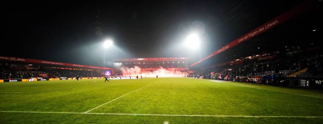FUSSBALL - BL, WIEN,AUSTRIA,16.DEZ.12 - FUSSBALL - tipp3 Bundesliga powered by T-Mobile, FK Austria Wien. Bild zeigt eine Uebersicht der Generali Arena. Keyword: Bengalisches Feuer. 