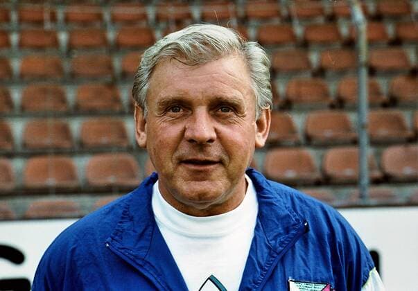 Aus Mannschaft Eintracht Braunschweig Saison 1989 1990 am 05.07.1989. Im Foto: Betreuer Heinz Patzig