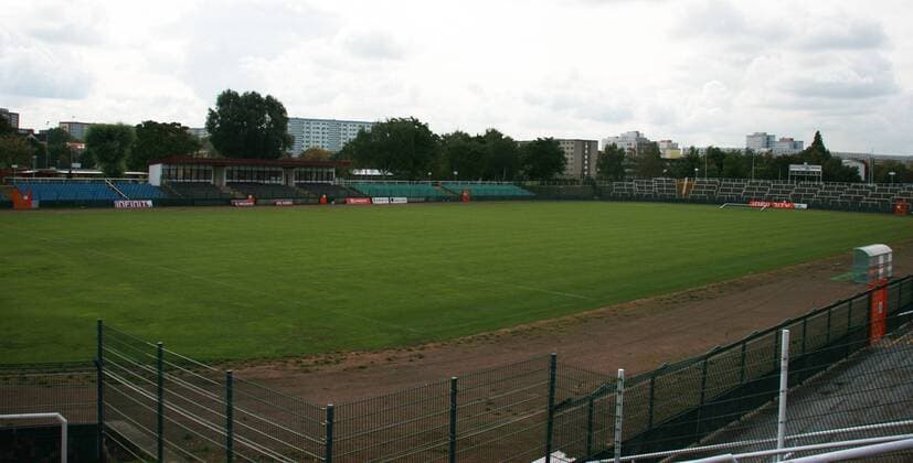Stadion im Sportforum Hohenschönhausen in Berlin, Heimspielstätte des BFC Dynamo - Deutschland,Fußball,18.09.2008