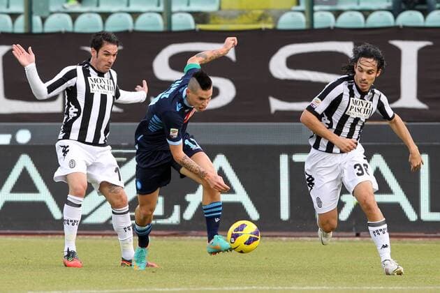 Gaetano D Agostino (Siena) Marek Hamsik (Napoli) - Siena, 22.12.2012 - Serie A 2012 2013 - AC Siena vs SSC Napoli -. lucaxpagliaricci
