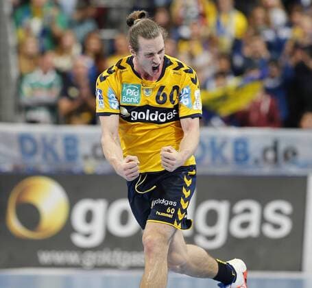 HANDBALL - DKB-HBL - 22.12.2012, RHEIN-NECKAR LÖWEN vs. FRISCH AUF GÖPPINGEN, v.l. KIM EKDAHL DU RIETZ (RNL) RETTET DEN LÖWEN EINEN PUNKT, -