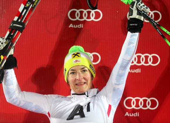 SKI ALPIN - FIS WC Semmering, Slalom, Damen SEMMERING,AUSTRIA,29.DEZ.12 - SKI ALPIN - FIS Weltcup, Slalom der Damen, Nachtslalom, Siegerehrung. Bild zeigt den Jubel von Kathrin Zettel (AUT). 
