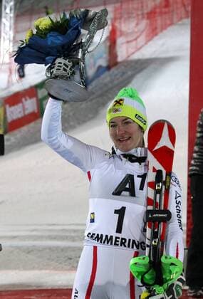 SKI ALPIN - FIS WC Semmering, Slalom, Damen SEMMERING,AUSTRIA,29.DEZ.12 - SKI ALPIN - FIS Weltcup, Slalom der Damen, Nachtslalom, Siegerehrung. Bild zeigt den Jubel von Kathrin Zettel (AUT). 