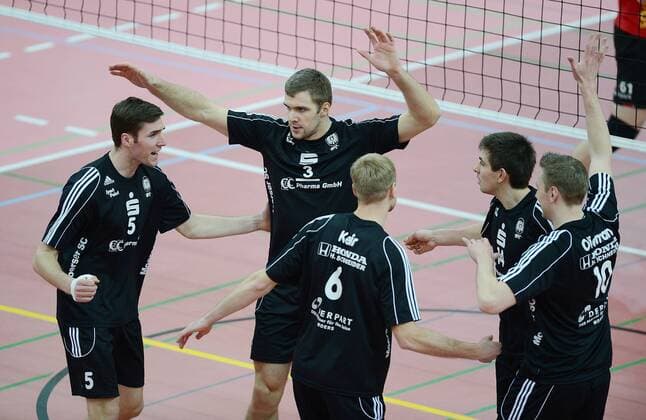 Volleyball DVV Pokal Halbfinale Saison 2012 2013 TV Rottenburg 1-3 Moerser SC 29.11.2012 JUBEL Moerser SC; Henning Wegter, Tim Broshog, Steve Keir, Nico Freriks und Michael Olieman (v.li.) 