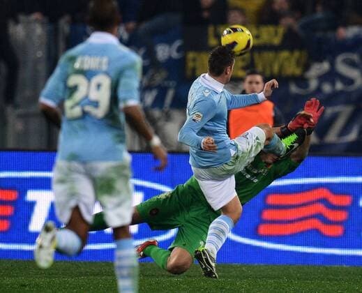 Michael Agazzi penalty foul on Miroslav Klose 05 01 2013 Roma.Stadio Olimpico.Football Calcio 2012 2013. Campionato di Calcio Serie A; Lazio Rom - Cagliari Calcio. andreaxstaccioli