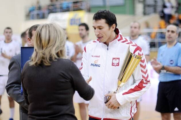 Hodonin - Handball-Neujahrsturnier - Polen vs. Tschechien - Im Bild: SLAWOMIR SZMAL ODBIERA NAGRODY  20130106nb007
