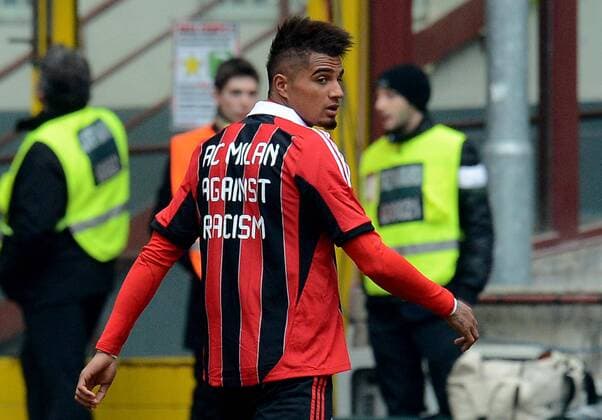 IPP20130106 Football - soccer: Serie A, AC Mailand - AC Siena, kevin prince boateng durante il riscaldamento indossa la maglia con scritto ac milan against racism (Hinweis: Verwendung nur in Deutschland - only Germany) xHOCHxZWEIx xItalyxPhotoxPressx 