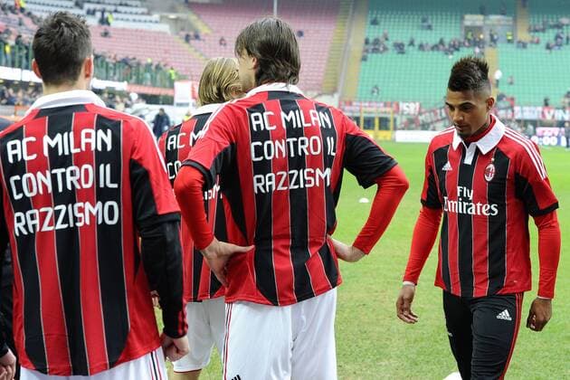Mailand 06 01 2013 - Fussball - Serie A AC Mailand - AC Siena - Kevin Prince Boateng und seine Mitspieler protestieren gegen Rassismus 