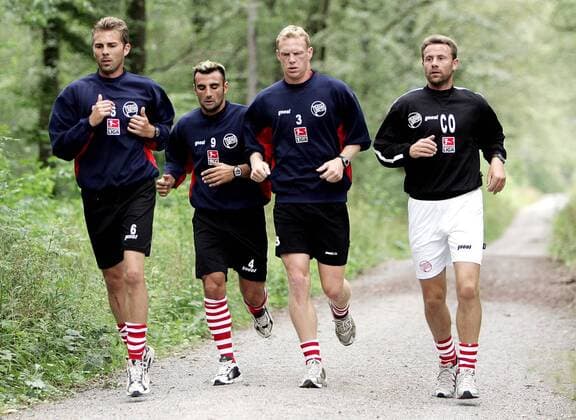 20.07.2005, 2. Bundesliga, Offenbacher Kickers Trainingslager in Neu-Aspach v.l. Daniel Schumann, Suat Türker, markus Happe und CoTrainer Manfred Binz